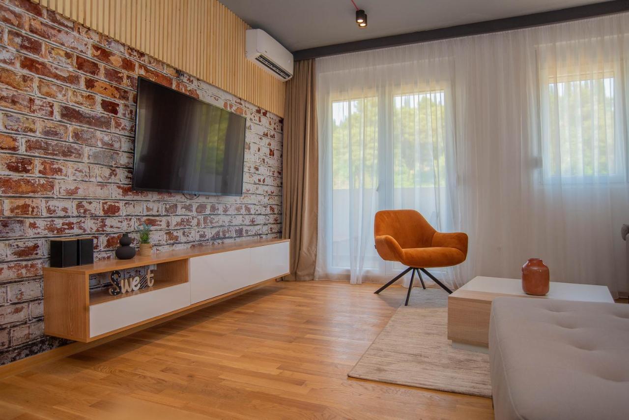 Stylish Two Bedroom Apartment At Ljubovic-Hill Park Podgoriçe Dış mekan fotoğraf